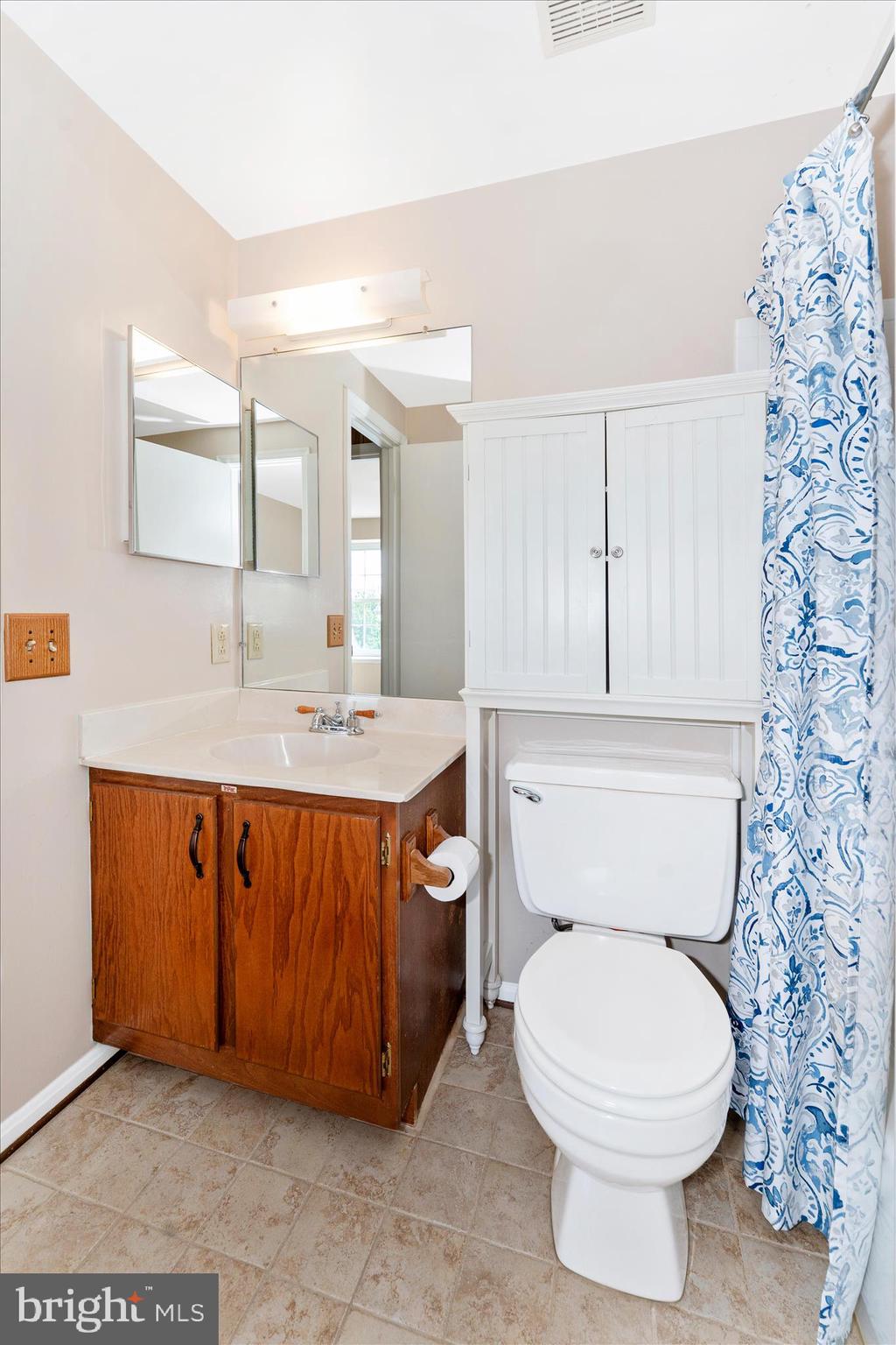 5751 Sunset View Lane Frederick, MD 21703 - Photo 23 of 46 Primary Bathroom