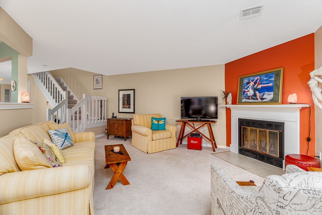 405 Ridgefield Circle, Unit C Clinton, MA 01510 - Photo 11 of 32 Gallery Image 11