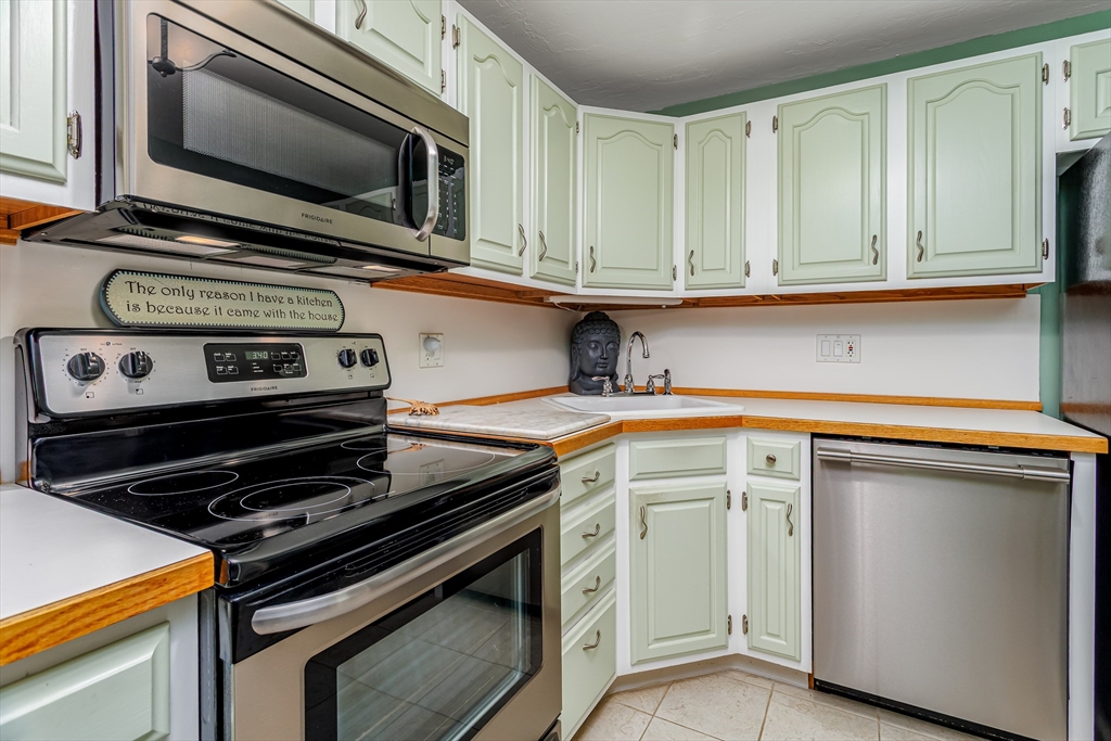 405 Ridgefield Circle, Unit C Clinton, MA 01510 - Photo 3 of 32 Gallery Image 3