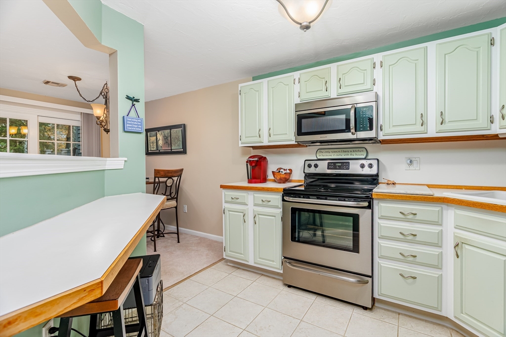 405 Ridgefield Circle, Unit C Clinton, MA 01510 - Photo 4 of 32 Gallery Image 4