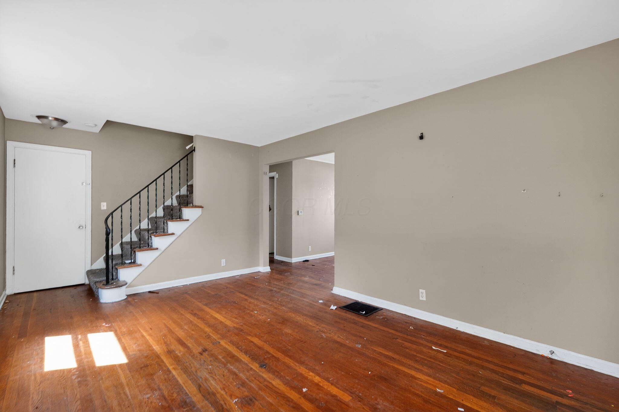771 South Hampton Road Columbus, OH 43227 - Photo 11 of 33 12_771_S_Hampton_Rd_Columbus_OH_43227-Li