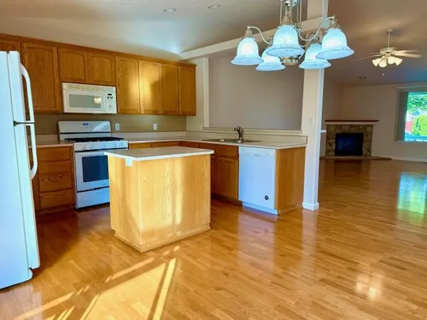 $439,000 | 810 Whitney Street, Stayton, OR 97383