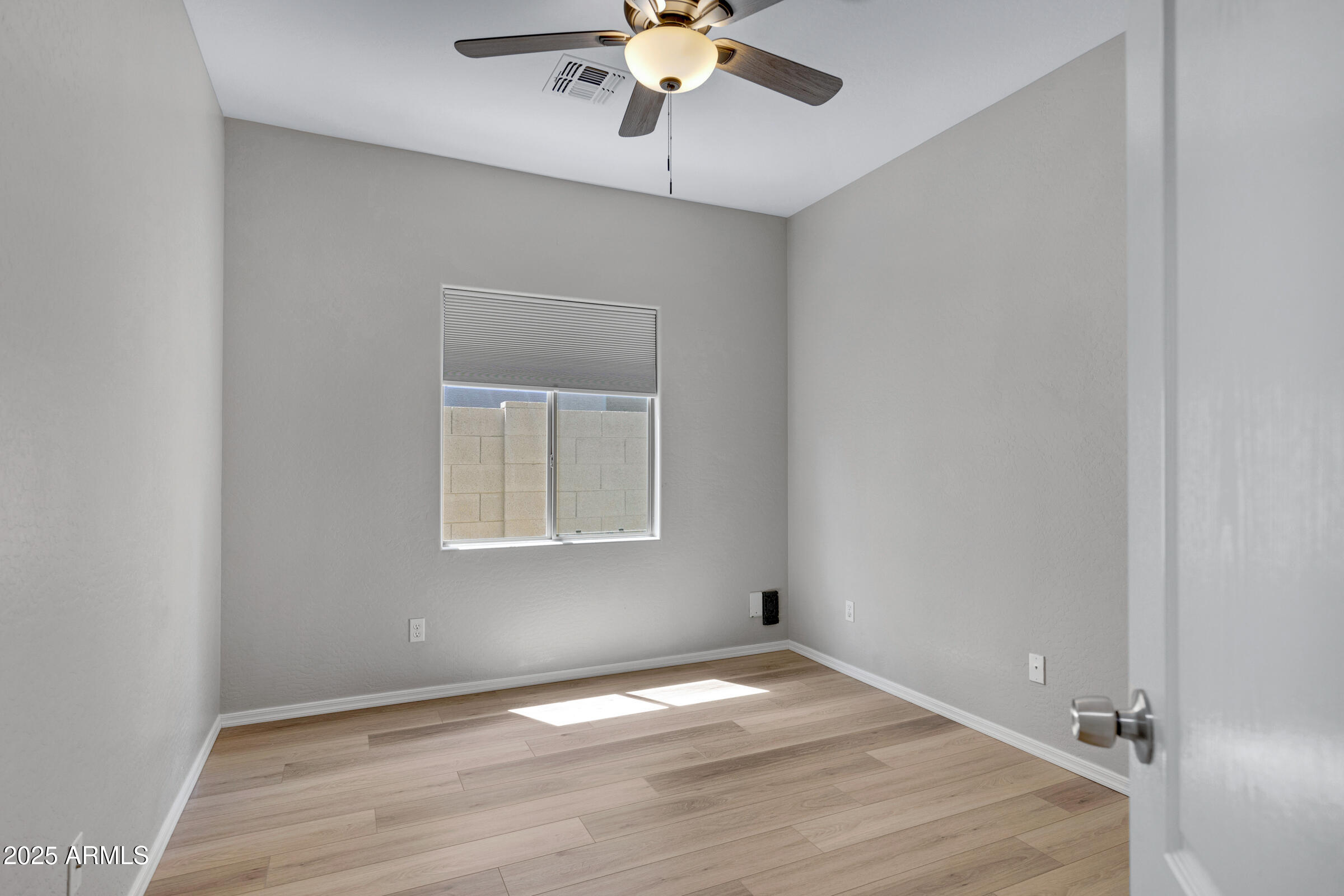 16188 West Hearn Road Surprise, AZ 85379 - Photo 15 of 27 16188 W Hearn Rd-16