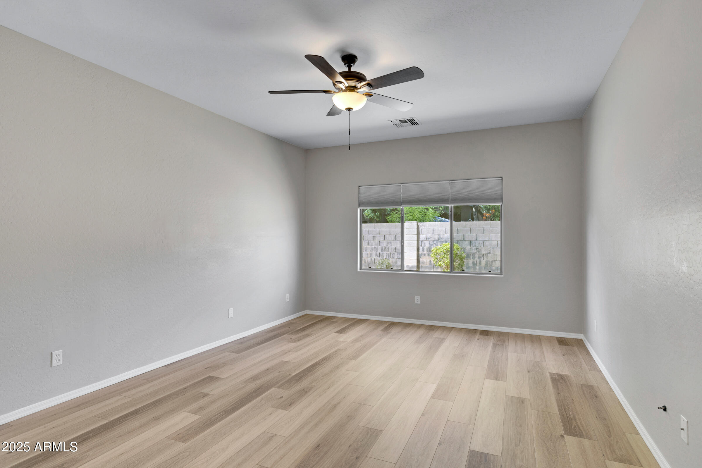 16188 West Hearn Road Surprise, AZ 85379 - Photo 18 of 27 16188 W Hearn Rd-19