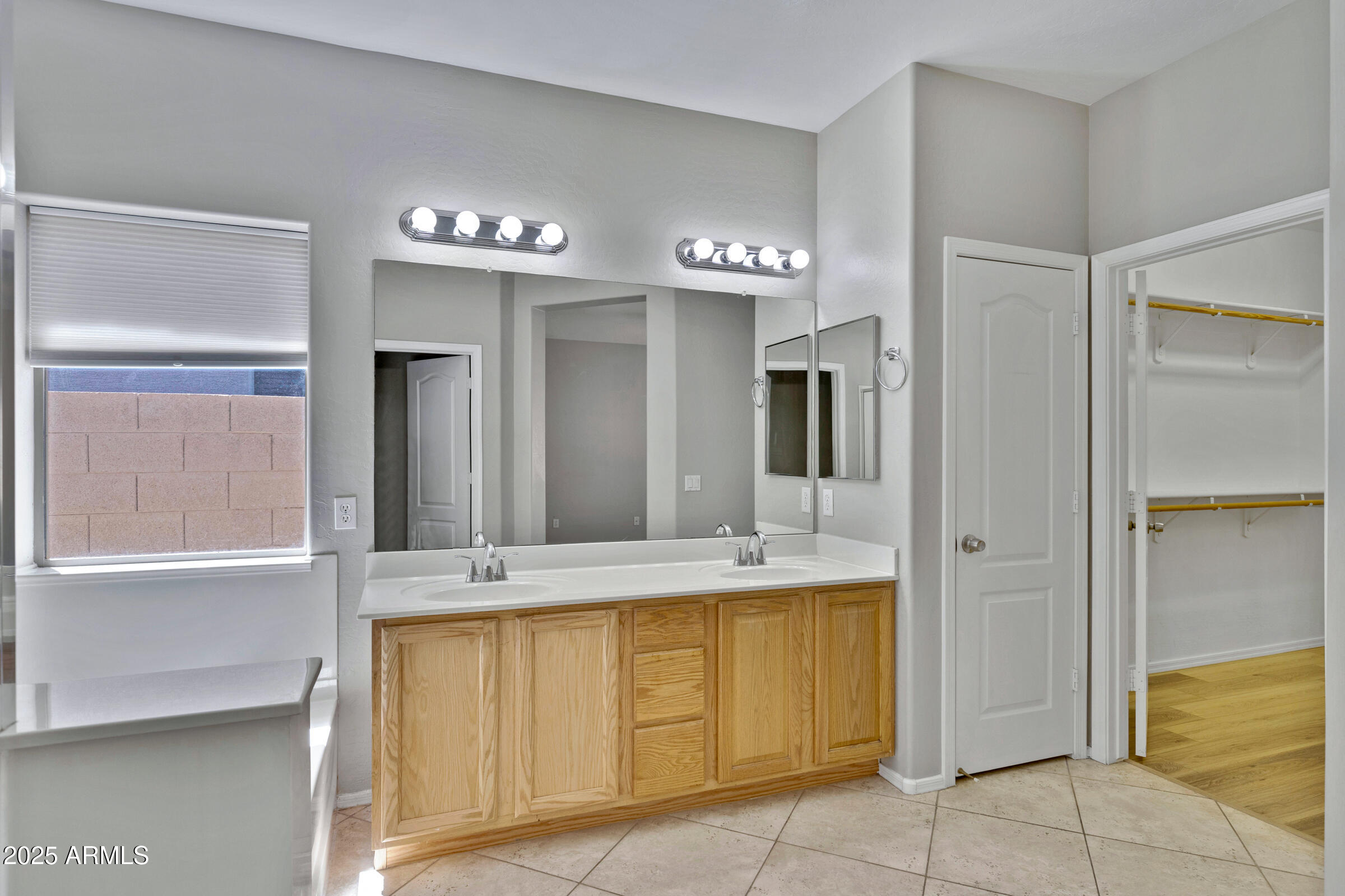 16188 West Hearn Road Surprise, AZ 85379 - Photo 22 of 27 16188 W Hearn Rd-23