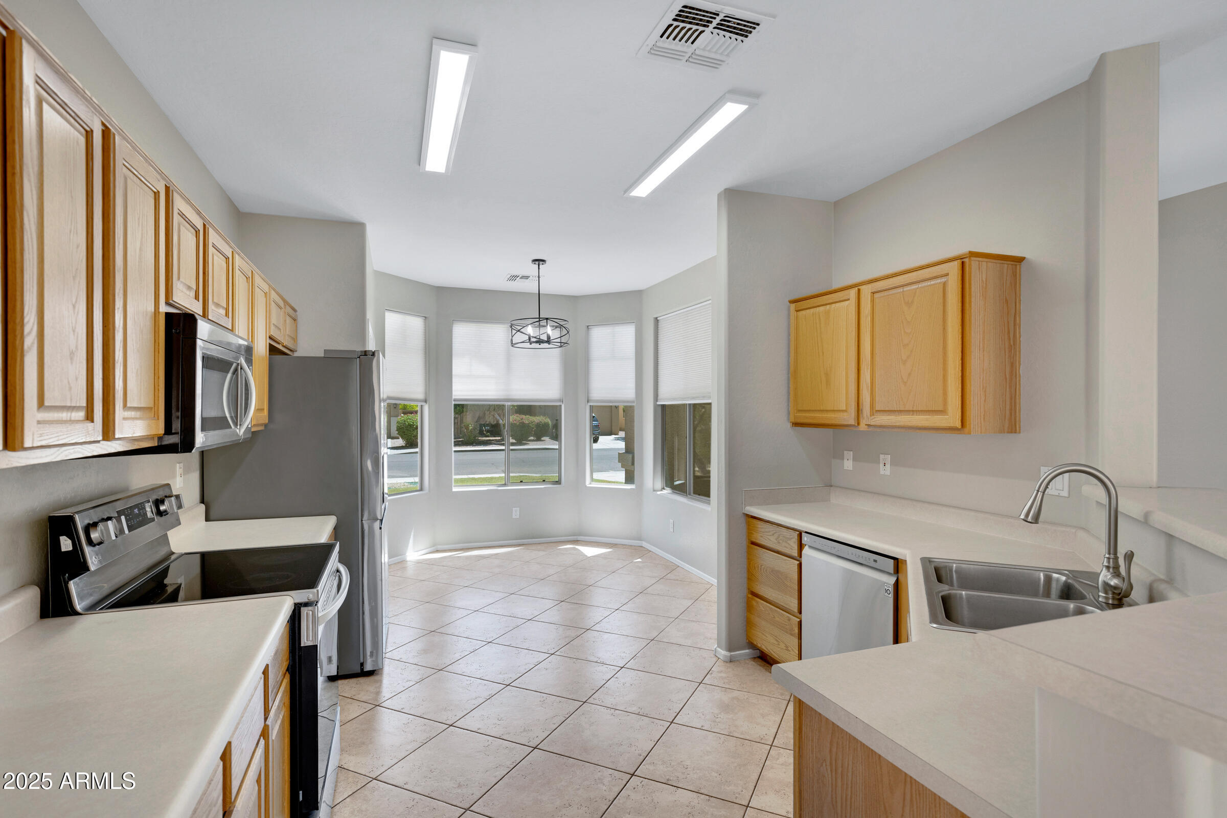 16188 West Hearn Road Surprise, AZ 85379 - Photo 8 of 27 16188 W Hearn Rd-9