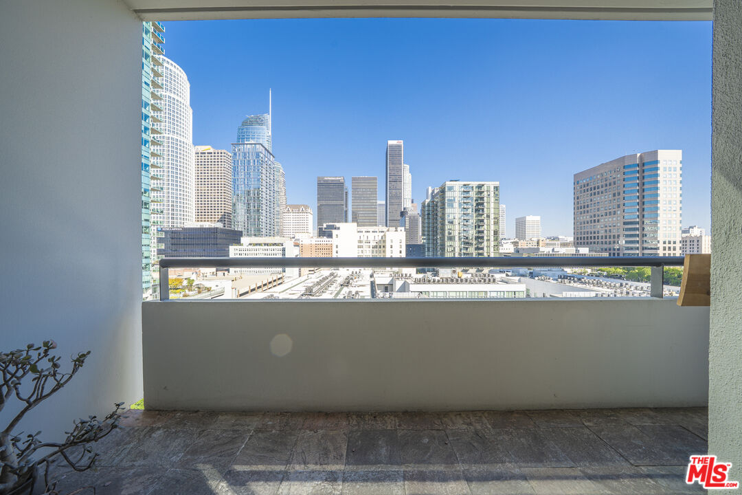 600 West 9th Street, Unit 1502 Los Angeles, CA 90015 - Photo 13 of 37 a view of outdoor space with city view