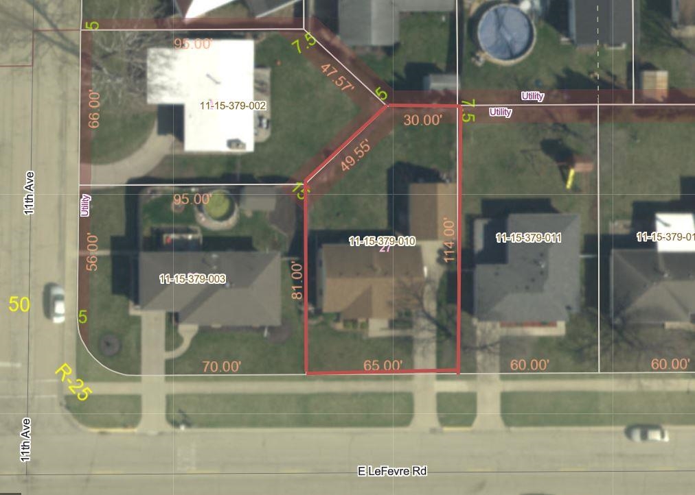 1202 East Le Fevre Road Sterling, IL 61081 - Photo 20 of 20 a bathroom with a glass shower door and mirror