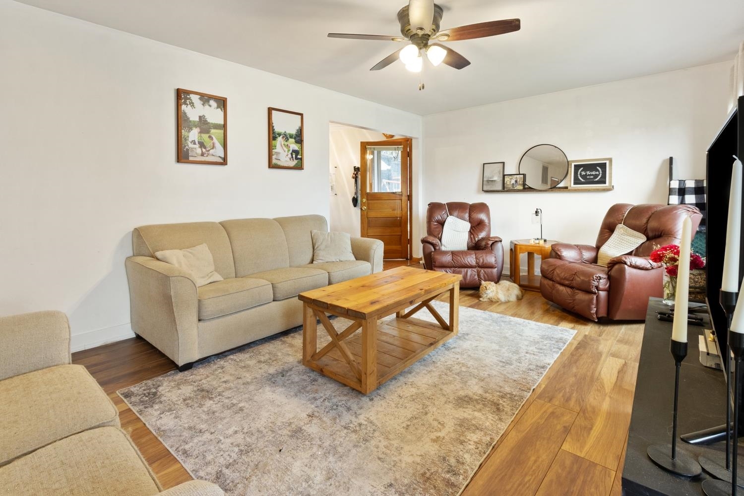 1202 East Le Fevre Road Sterling, IL 61081 - Photo 6 of 20 a living room with furniture