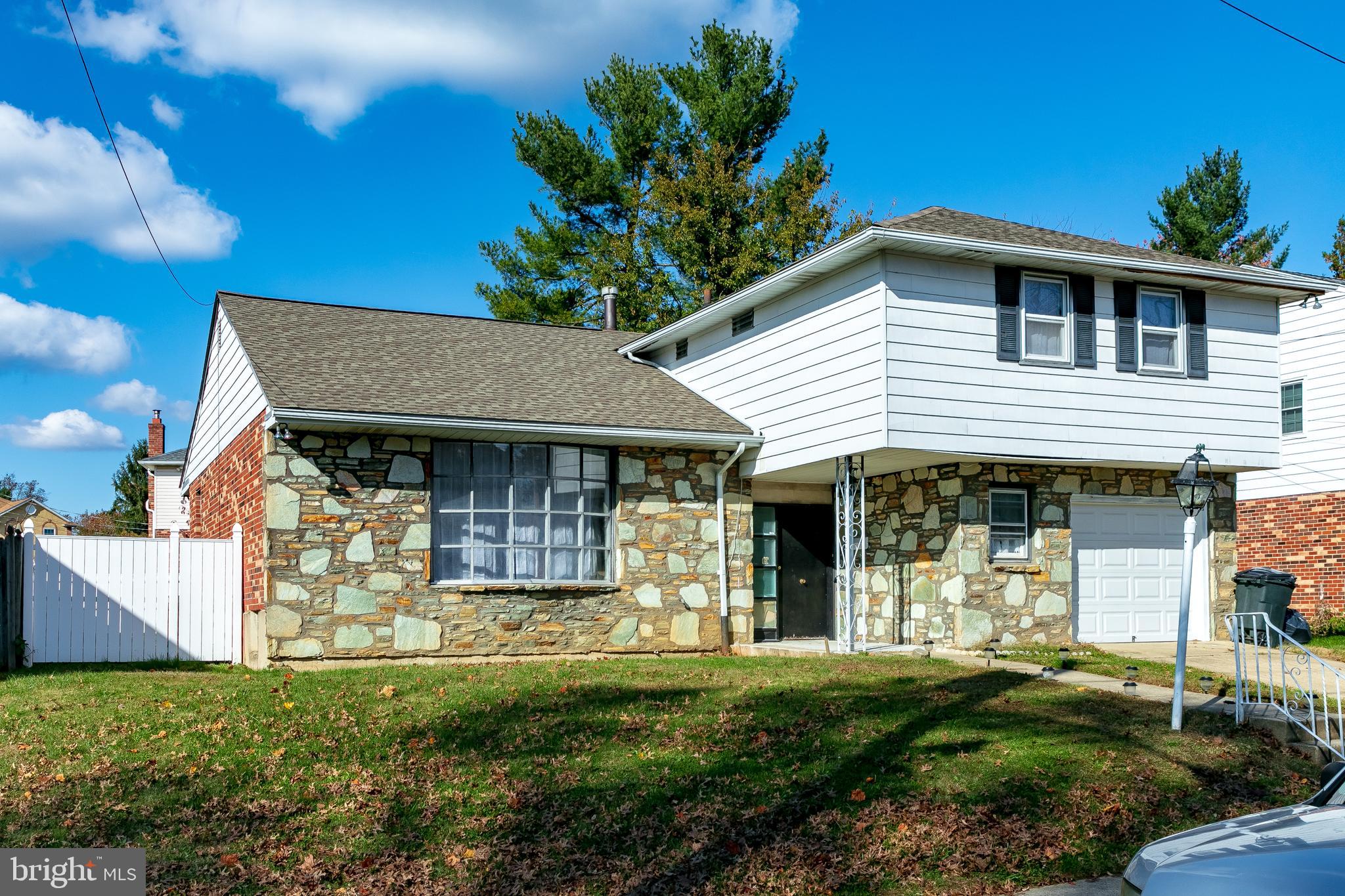 9674 Sandanne Road Philadelphia, PA 19115 - Photo 4 of 62
