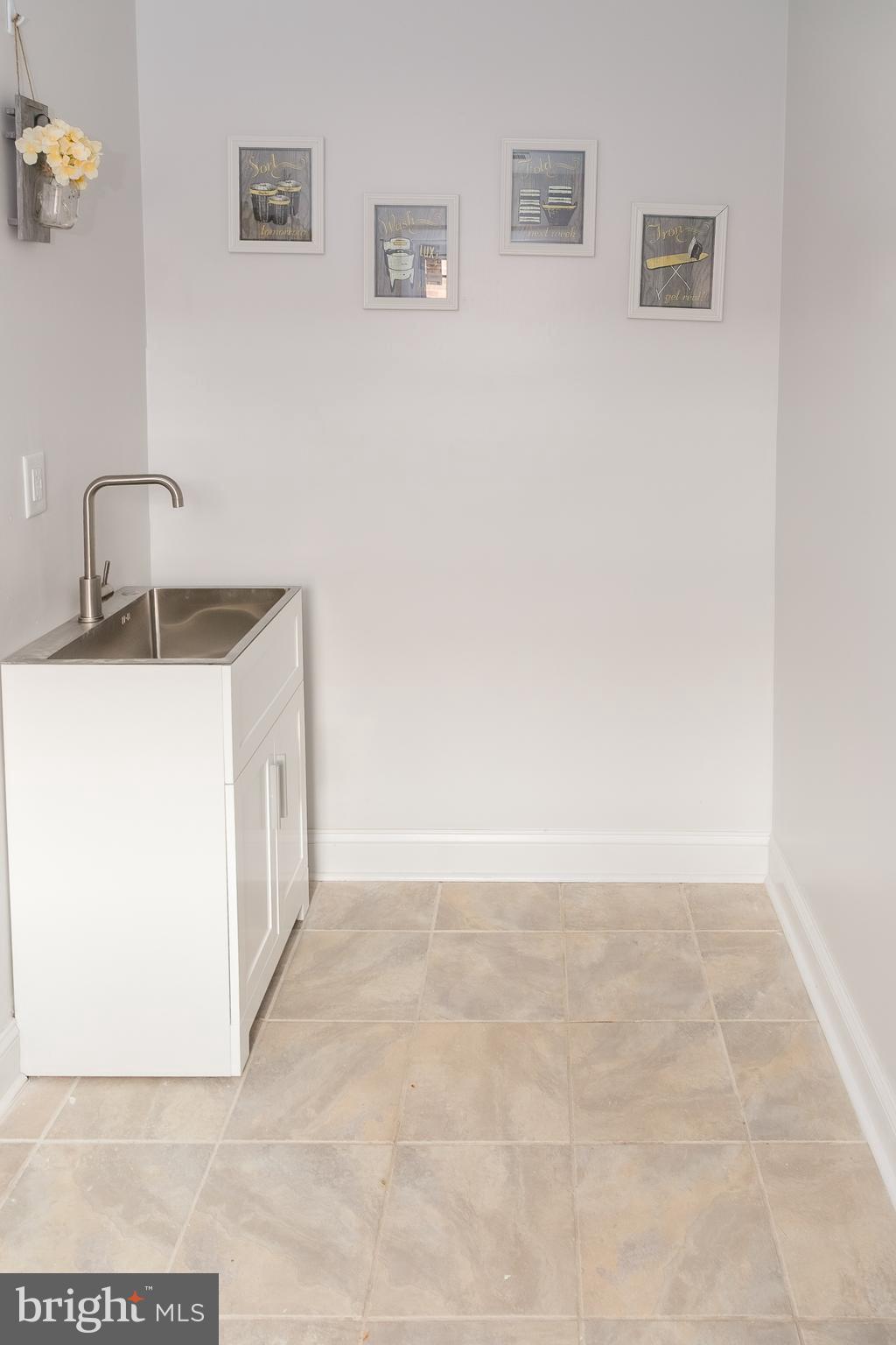 9674 Sandanne Road Philadelphia, PA 19115 - Photo 51 of 62