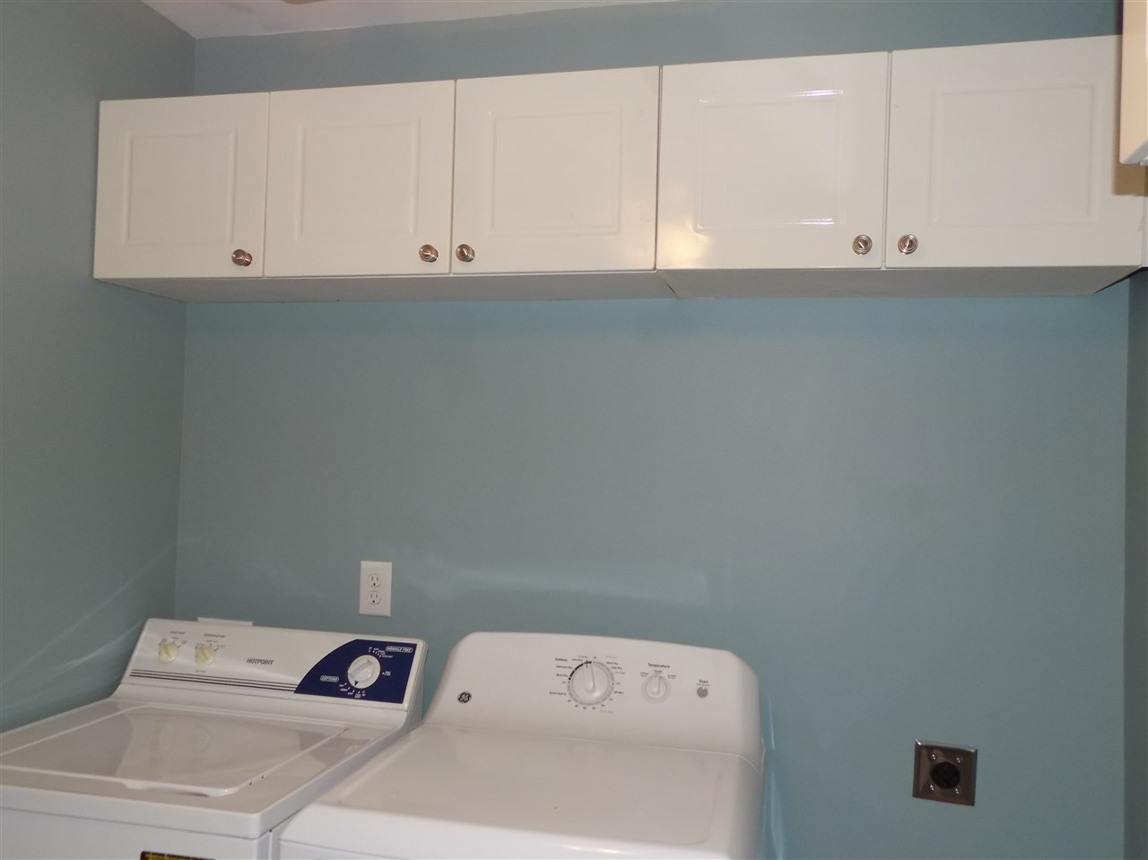 1400 Stephenson Road Benson, NC 27504 - Photo 17 of 23 Laundry Room