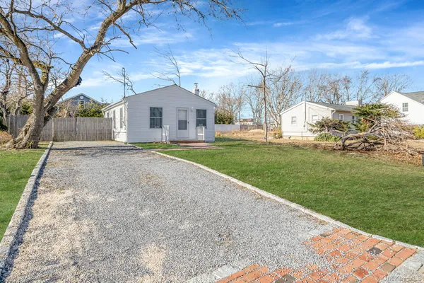 $399,999 | 42 Oak Drive, Riverhead, NY 11901