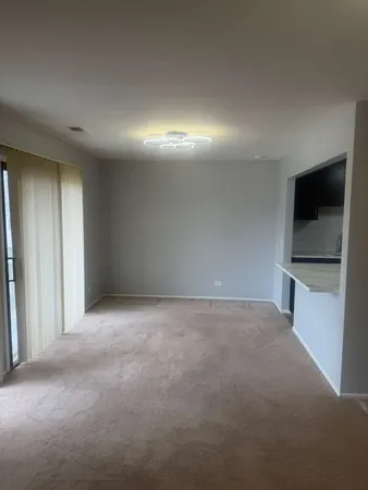 $2,400 | 287 Pembridge Lane, Unit B2, Schaumburg, IL 60193
