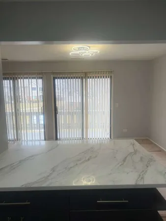 $2,400 | 287 Pembridge Lane, Unit B2, Schaumburg, IL 60193