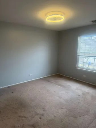 $2,400 | 287 Pembridge Lane, Unit B2, Schaumburg, IL 60193