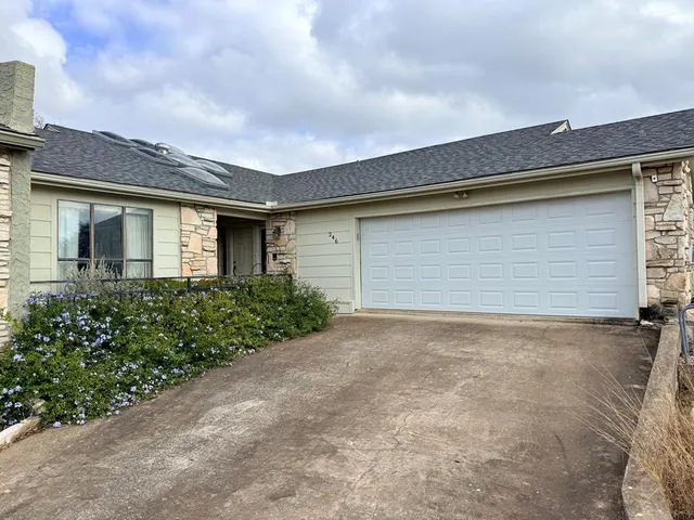 $340,000 | 246 Pin Oak Way North, Kerrville, TX 78028
