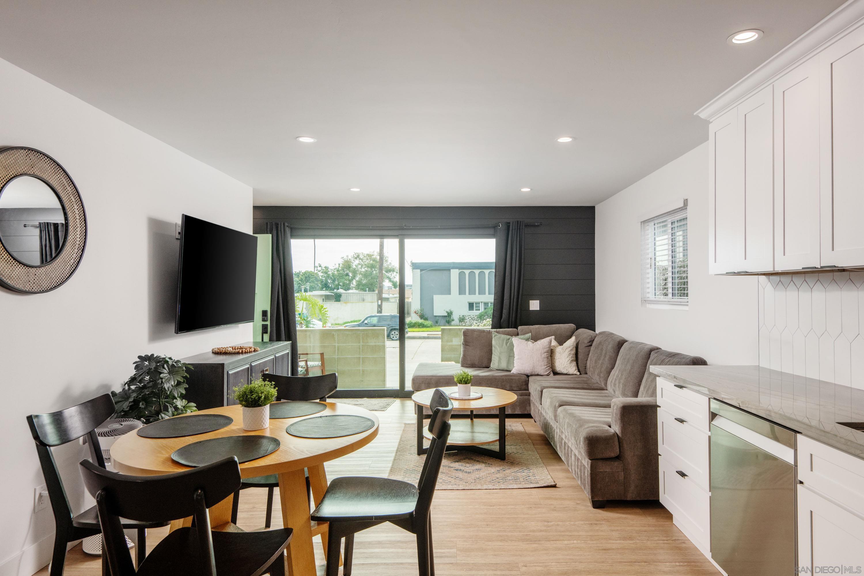 2138 Reed Avenue San Diego, CA 92109 - Photo 2 of 34