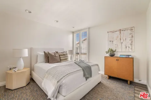 $1,298,000 | 30 Driftwood Street, Unit 4, Marina del Rey, CA 90292