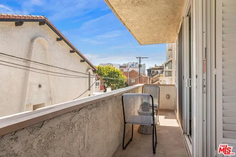 $1,298,000 | 30 Driftwood Street, Unit 4, Marina del Rey, CA 90292
