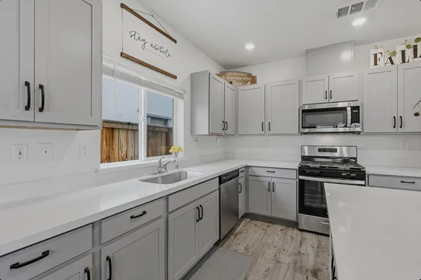 $549,000 | 724 Independence Avenue, Lincoln, CA 95648