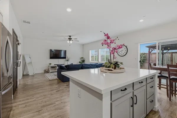 $549,000 | 724 Independence Avenue, Lincoln, CA 95648