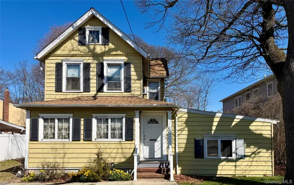 $825,000 | 1789 Smith Street, Merrick, NY 11566