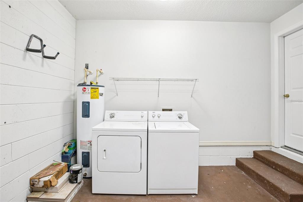 2719 West Union Street Tampa, FL 33607 - Photo 21 of 27 a utility room with dryer and washer