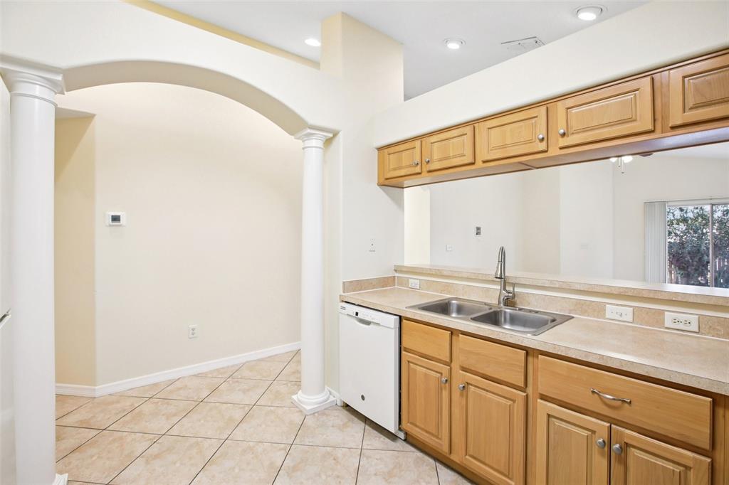 2719 West Union Street Tampa, FL 33607 - Photo 10 of 27 a kitchen with a sink and cabinets
