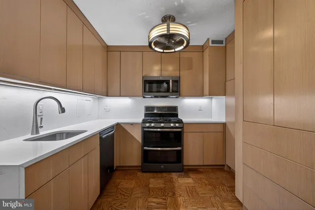 $3,100 | 429 N Street Southwest, Unit 705, Washington, DC 20024