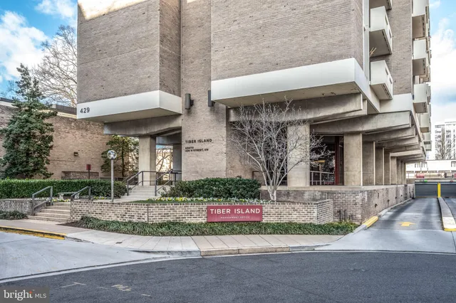 $3,100 | 429 N Street Southwest, Unit 705, Washington, DC 20024