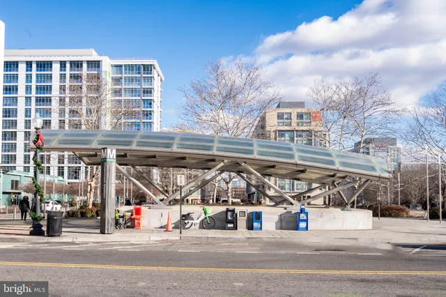 $3,100 | 429 N Street Southwest, Unit 705, Washington, DC 20024