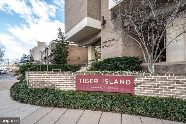 $3,100 | 429 N Street Southwest, Unit 705, Washington, DC 20024