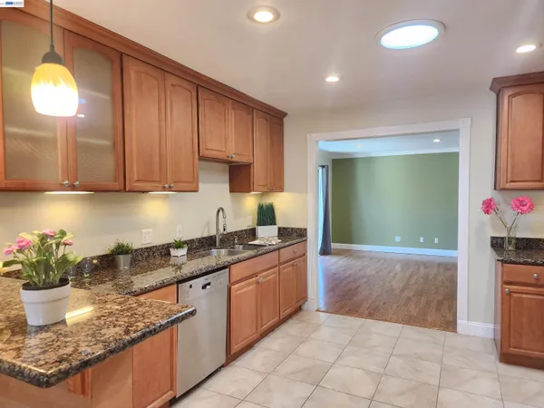 $999,000 | 43 Alan Drive, Pleasant Hill, CA 94523