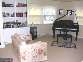 1036 Robin Road Reading, PA 19610 - Photo 5 of 6 Gallery Image 5
