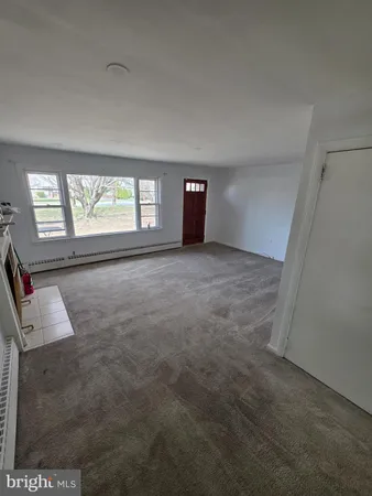 $2,185 | 926 Green Lane, Secane, PA 19018