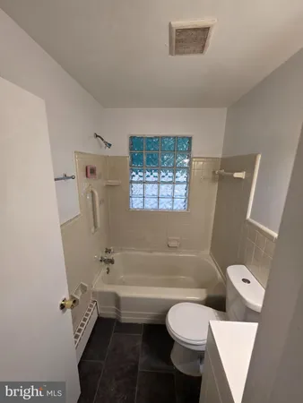 $2,185 | 926 Green Lane, Secane, PA 19018