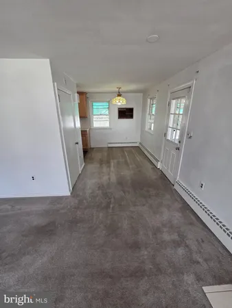 $2,185 | 926 Green Lane, Secane, PA 19018