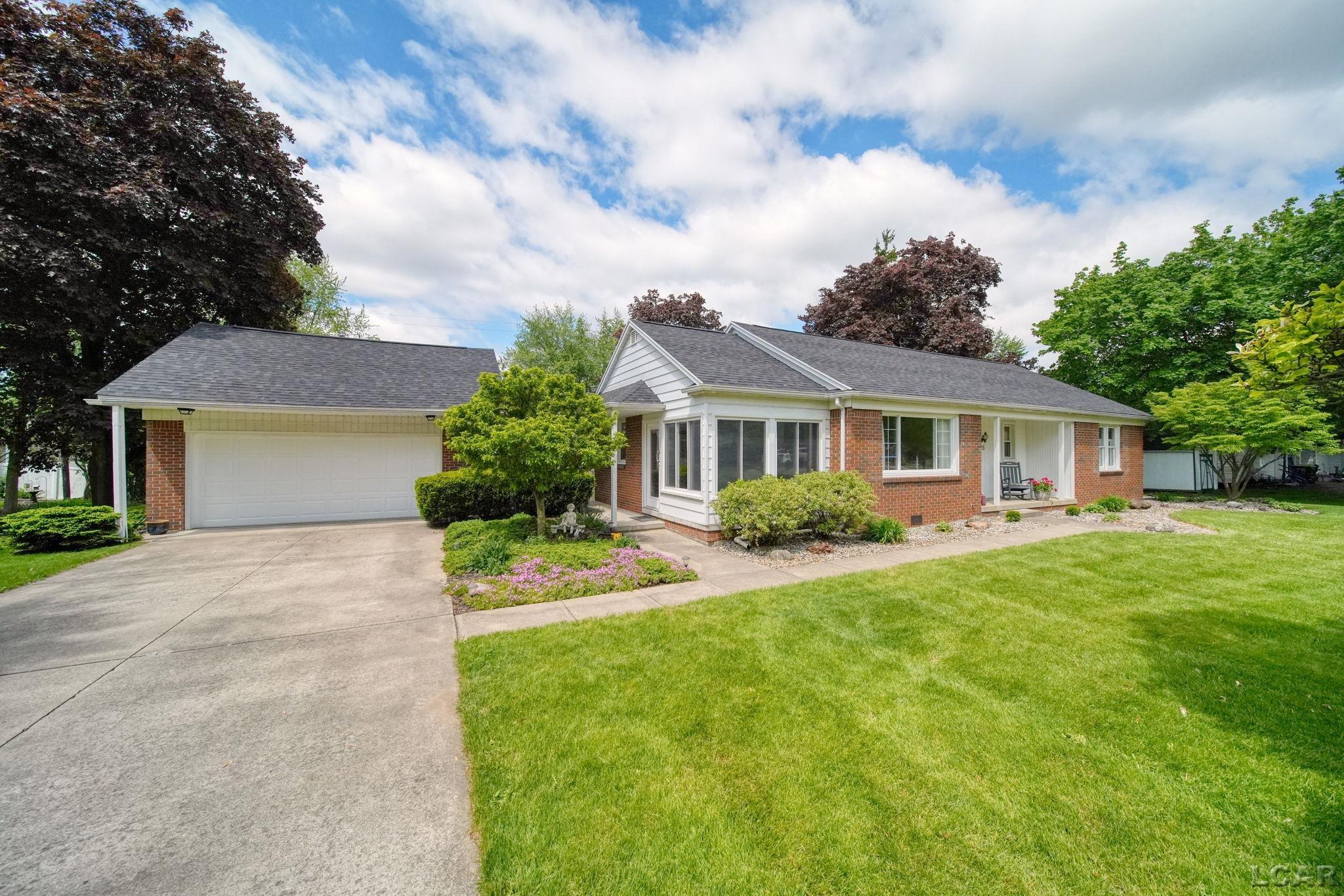 425 Oregon Road West Adrian, MI 49221 - Photo 2 of 56