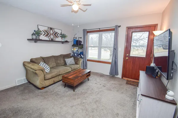 $189,900 | 1409 Lakeland Drive Northeast, Willmar, MN 56201