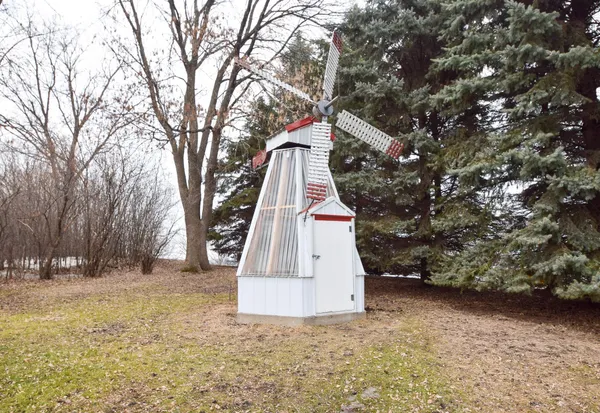 $189,900 | 1409 Lakeland Drive Northeast, Willmar, MN 56201