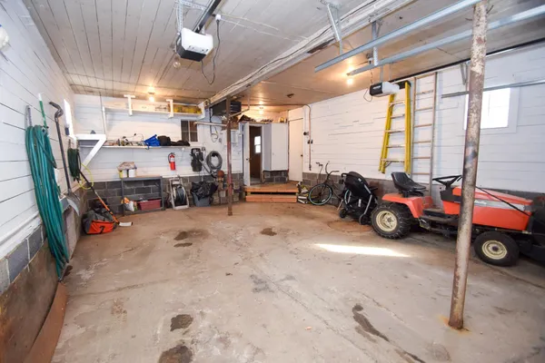 $189,900 | 1409 Lakeland Drive Northeast, Willmar, MN 56201