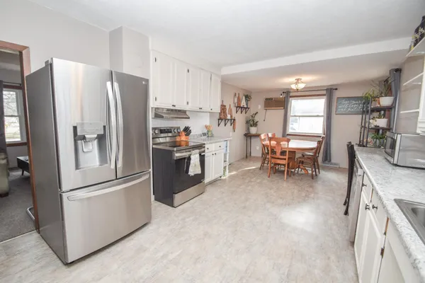 $189,900 | 1409 Lakeland Drive Northeast, Willmar, MN 56201