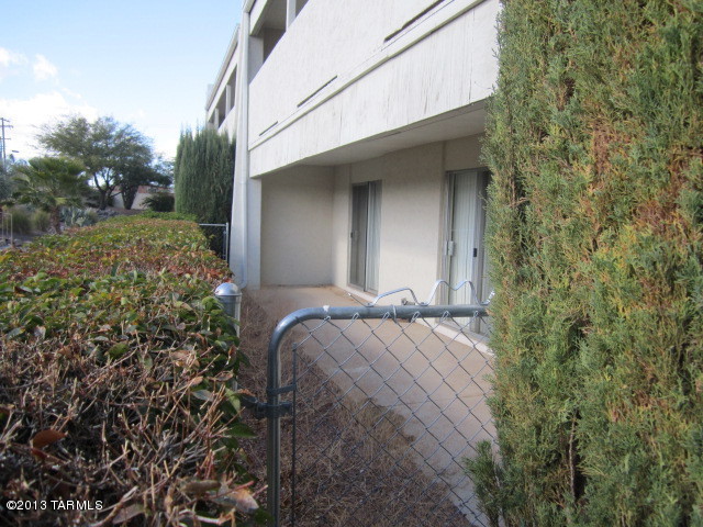 625 South Prudence Road, Unit 106 Tucson, AZ 85710 - Photo 2 of 5 Gallery Image 2