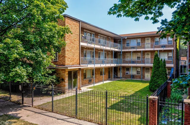 $1,250 | 8029 South Dobson Avenue, Unit 103, Chicago, IL 60619