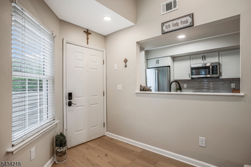 38 Fieldstone Road Bedminster, NJ 07921 - Photo 13 of 30
