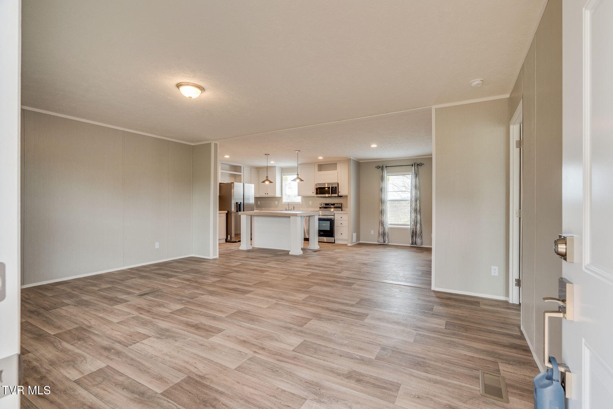 192 Meadow View Road Rogersville, TN 37857 - Photo 4 of 31 004