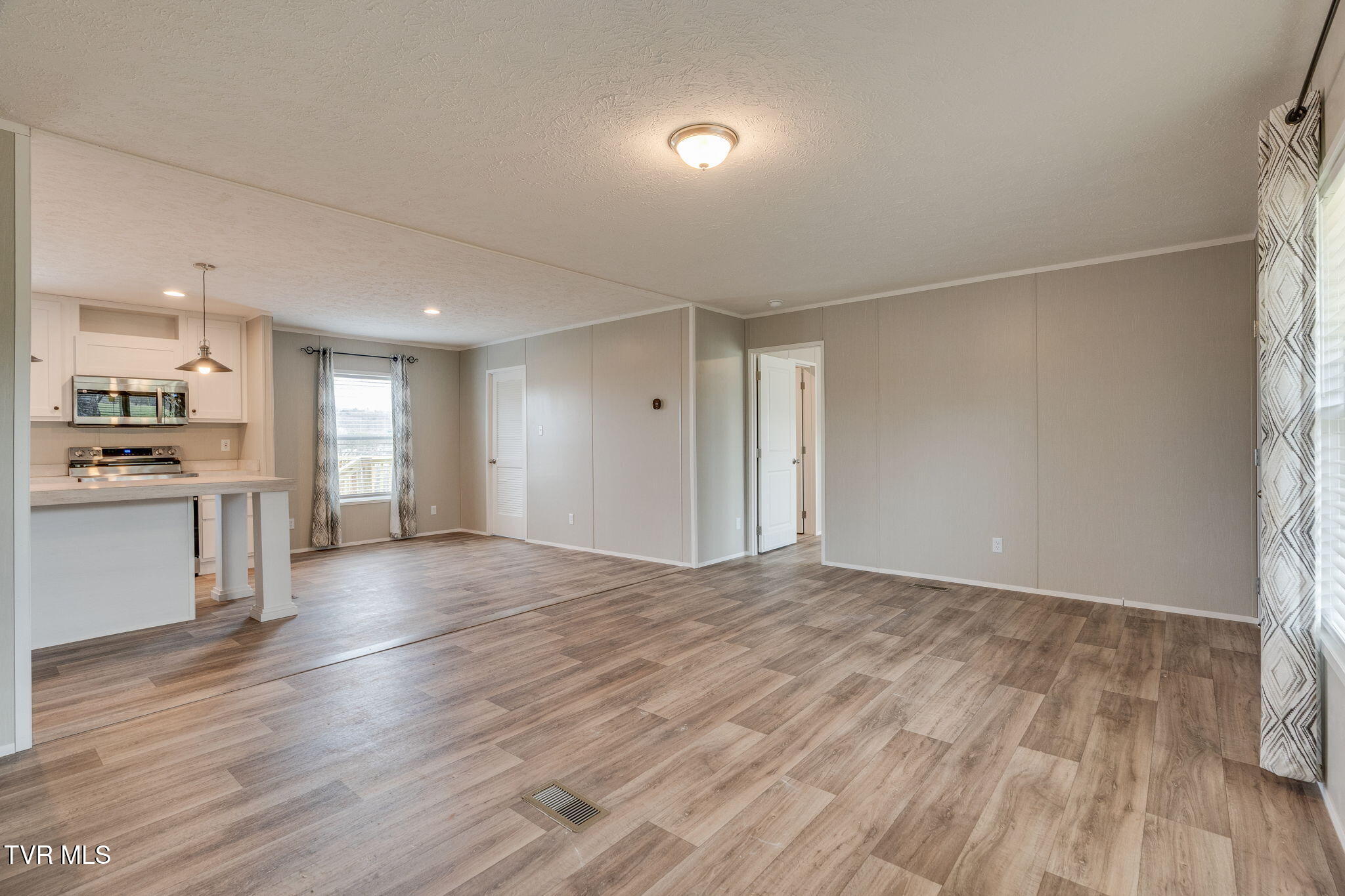 192 Meadow View Road Rogersville, TN 37857 - Photo 6 of 31 006