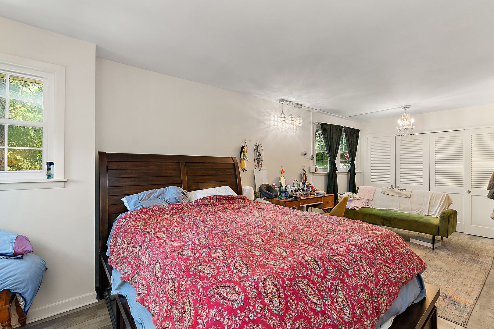 8420 Archer Avenue Willow Springs, IL 60480 - Photo 13 of 33 a bedroom with a bed a table and chair