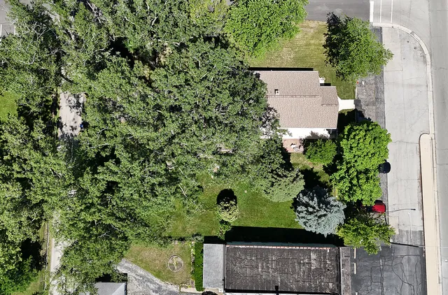 a view of a tennis court